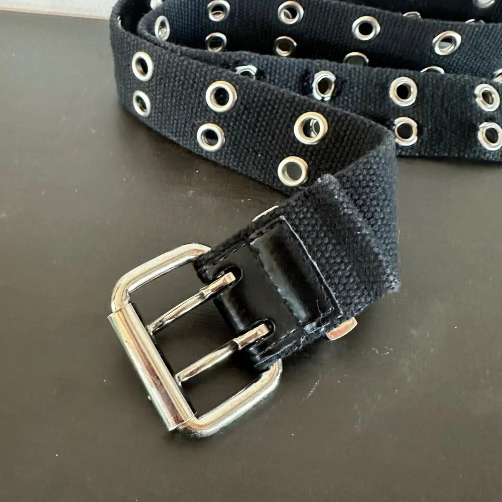 VTG Y2K Black Velvet Grommet Belt S/M Silver Buckle Punk Grunge Gothic 2 Prong